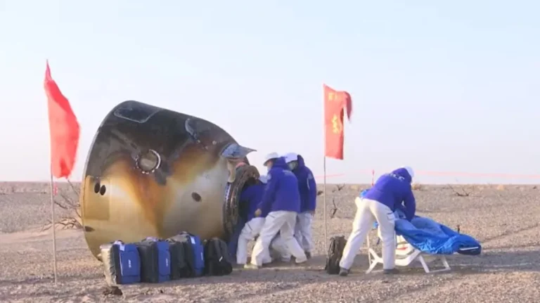 Shenzhou-20-crew-return-Shenzhou21-landing-Chen-Dong-extraction-CCTV-BACC-14nov-2025_20251115_201149.jpg