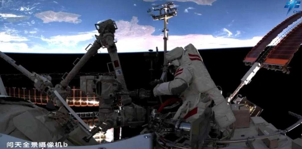 Shenzhou20-EVA2-wentian-cameraB-26june2025-CMSEO.jpg