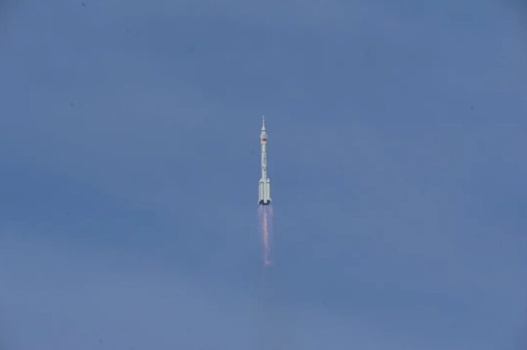 Shenzhou22-launch-CZ2F-JSLC-25nov2025-CASC.jpg