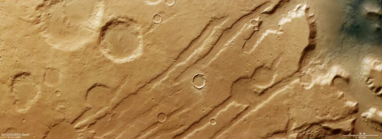 The_patterns_of_Coloe_Fossae_What_a_martian_ice_age_left_behind_20251120_224249.jpg