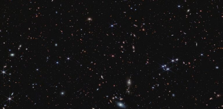STScI-01H1CTP0ZH56RH3HDG0HAZHYHM_20251220_235939.png