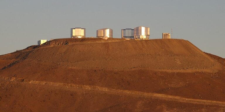 1280px-Paranal_top_20260128_213158.jpg