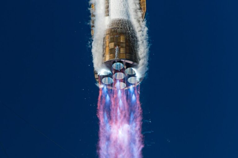 gallery_ng2-liftoff.jpg