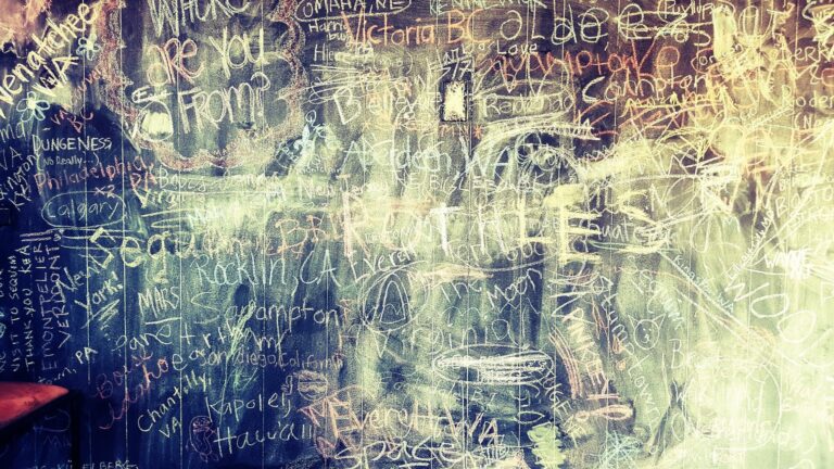 grunge-chalkboard-chalk-texture-5ba09e77d0e4d9f42cfa5b15cf25eaad_20260107_003606.jpg
