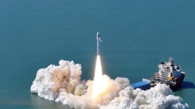 jielong-3-Y4-8sats-sealaunch-24sept2024-chinarocket-1.jpg