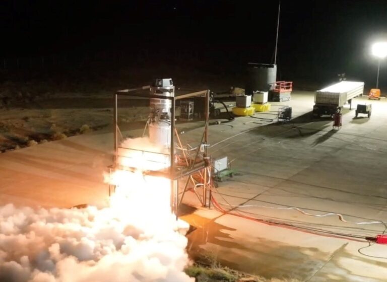 Phantom_Space___Hot_Fire_Test.jpg