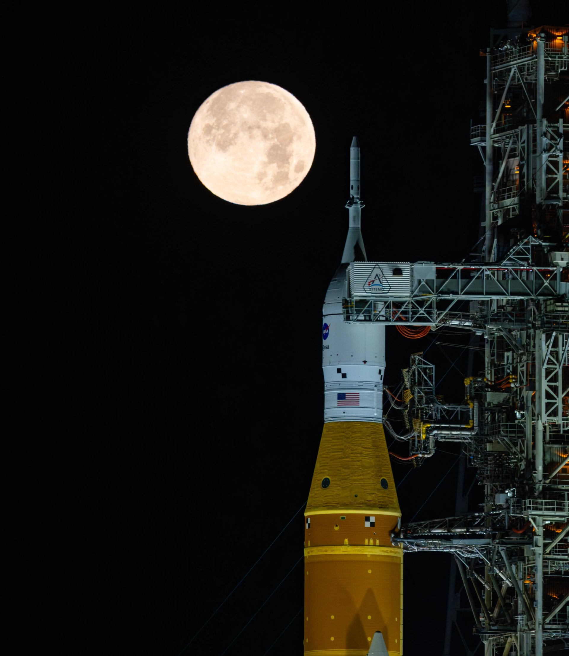 artemis-ii-at-the-pad-full-snow-moon-02012026-2orig-1_20260217_224751.png