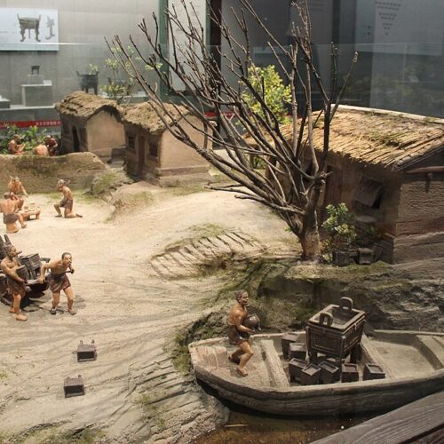 1024px-Diorama_of_Shang_Life_03-500x500.jpg