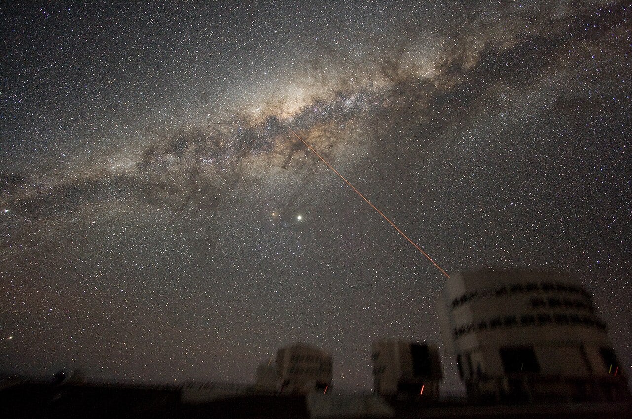 1280px-ESO-VLT-Laser-phot-33a-07_20260310_163525.jpg