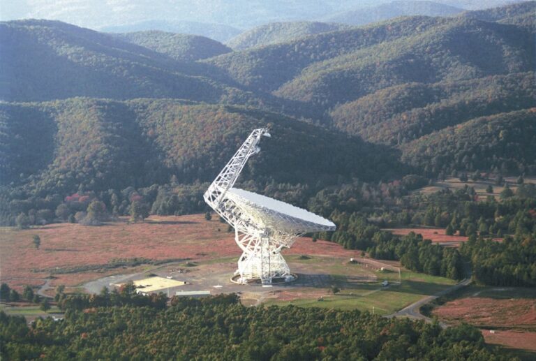 Green_Bank_100m_diameter_Radio_Telescope_20260302_092109.jpg