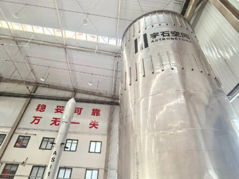 astronstone-stainless-steel-common-bulkhead-tank-may2025.jpg