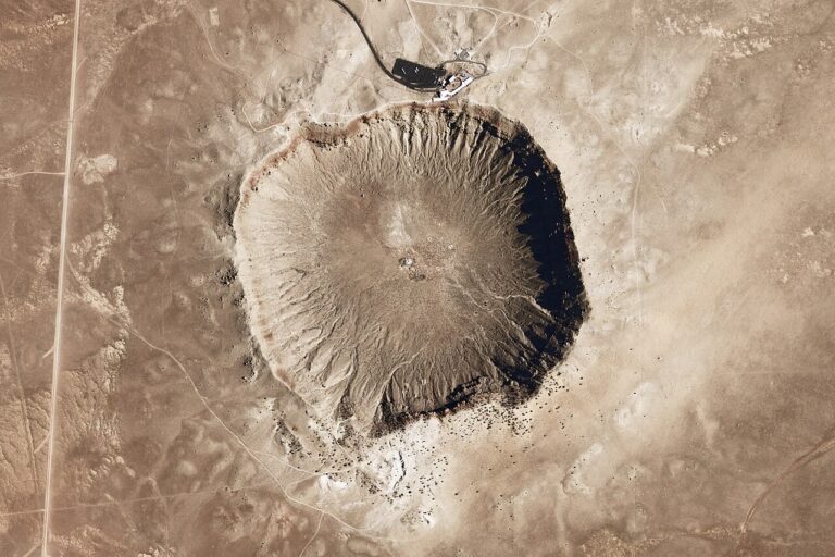 1280px-Meteor_Crater_-_Arizona_20260412_194906.jpg