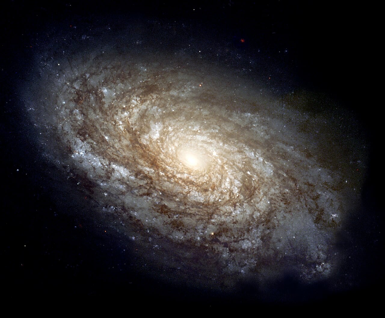 Capturing images of galaxies, like this image of In 1995, NGC 4414 doesn't tell us much about the nature of the galaxy (Credit : The Hubble Heritage Team)