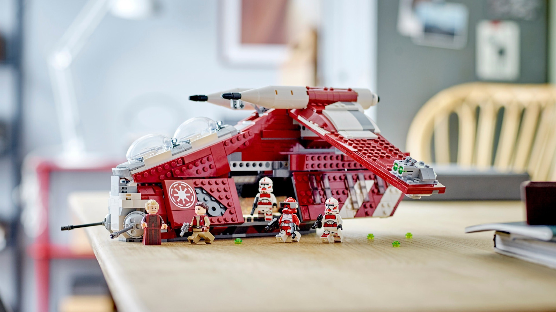 LEGO Star Wars: The Clone Wars Coruscant Guard Gunship 